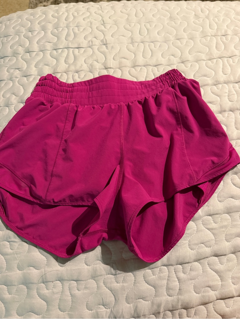 Lululemon Hotty Hot HR shorts 2.5”